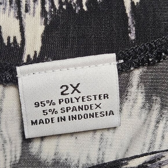 Liz Claiborne Woman 2X Black White Abstract Print Top 2X Short Sleeve Stretch - Picture 3 of 8